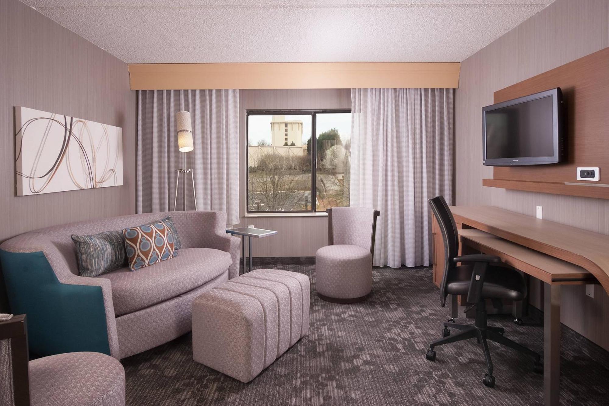 Courtyard Greenville-Spartanburg Airport Экстерьер фото