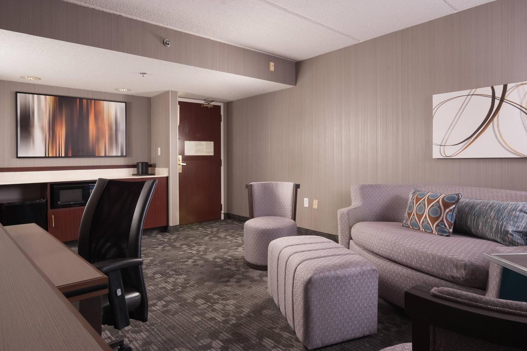 Courtyard Greenville-Spartanburg Airport Экстерьер фото