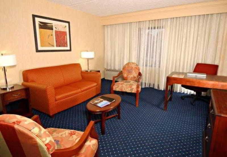 Courtyard Greenville-Spartanburg Airport Экстерьер фото
