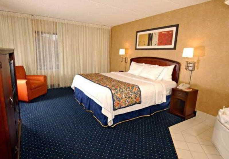Courtyard Greenville-Spartanburg Airport Экстерьер фото